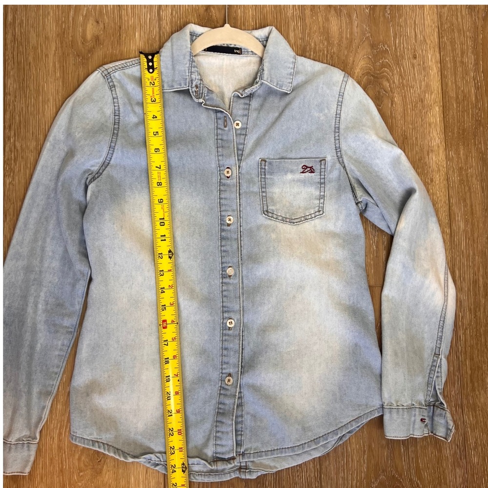 TNG Womens Light Wash‎ Denim Button Down Shirt Size S Chambray Acid Wash Blue - Picture 3 of 5
